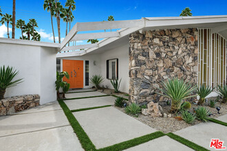 1155 E Mesquite Ave in Palm Springs, CA - Building Photo - Building Photo