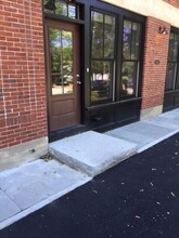 2044 Beacon St, Unit 2 in Waban, MA - Building Photo - Building Photo