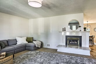 930 Canyon Ave in Idaho Falls, ID - Building Photo - Building Photo