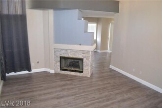 8006 S Counterpoint Ln in Las Vegas, NV - Building Photo - Building Photo