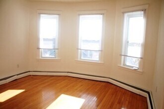 8 Berkeley St in Watertown, MA - Building Photo - Building Photo