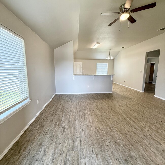 1020 Preston Trails in Wolfforth, TX - Building Photo - Building Photo