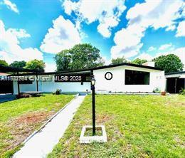810 NW 170th Terrace in Miami, FL - Building Photo