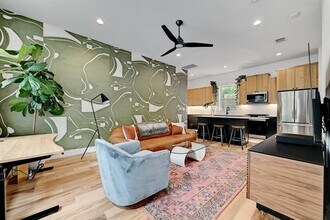 1407 Greenwood Ave in Austin, TX - Building Photo - Building Photo