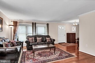 3289 Kinross Cir in Herndon, VA - Building Photo - Building Photo