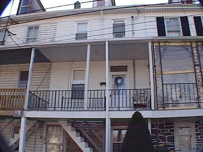 property at 40 W Broad St