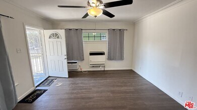 607 W 47th St in Los Angeles, CA - Building Photo - Building Photo