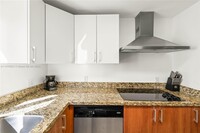 170 SE 14th St, Unit 2605 in Miami, FL - Building Photo - Building Photo