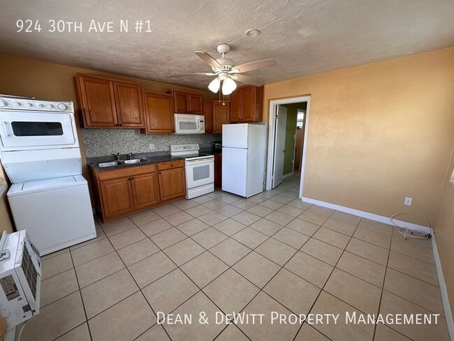 924 30th Ave N in St. Petersburg, FL - Building Photo - Building Photo