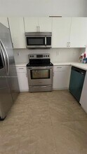 17720 NW 73rd Ave in Hialeah, FL - Building Photo - Building Photo