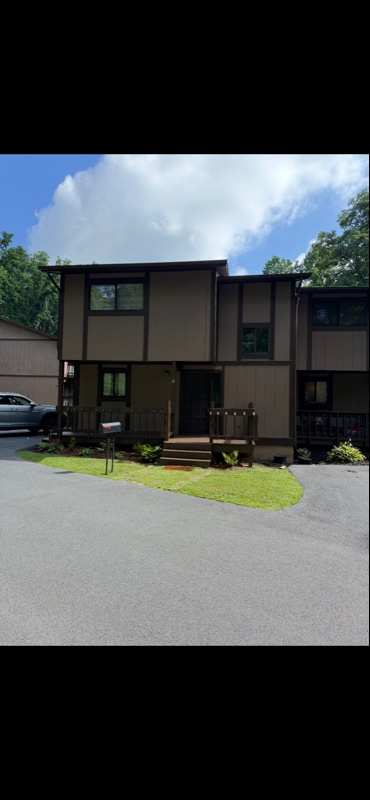property at 24204 Woodridge Cir