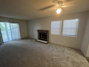 380 S Estes St in Lakewood, CO - Building Photo - Building Photo