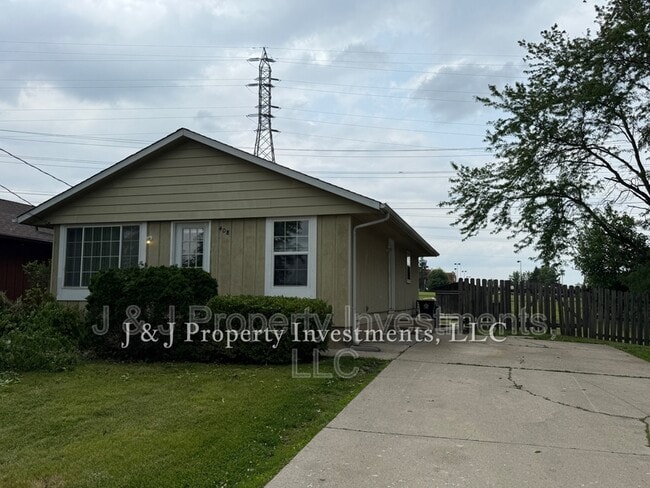 property at 408 E Clarendon Dr