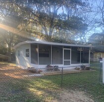 1612 Montgomery Ave in Holly Hill, FL - Building Photo
