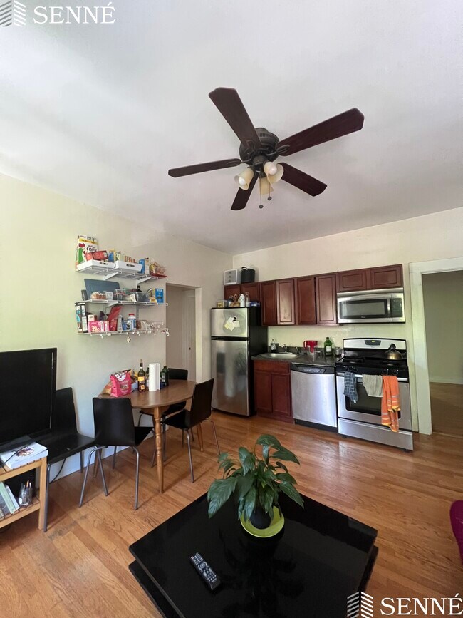 1210 Cambridge St, Unit 3 in Cambridge, MA - Building Photo - Building Photo