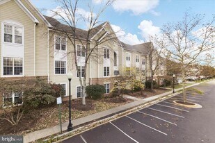 12909 Alton Square in Herndon, VA - Building Photo