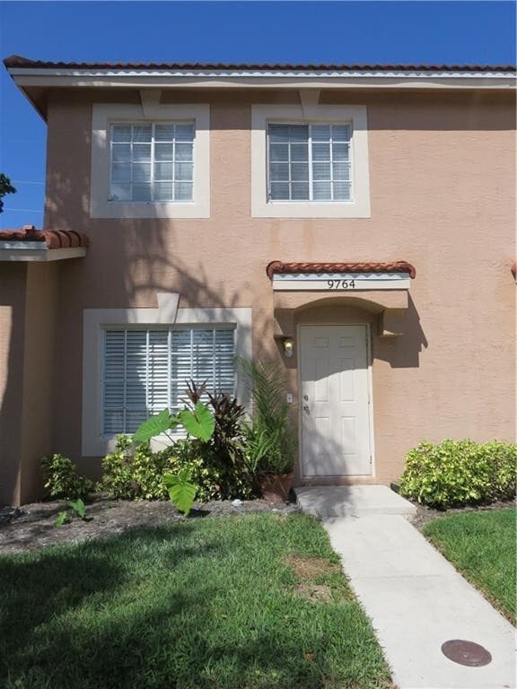 9764 Kamena Cir in Boynton Beach, FL - Foto de edificio - Building Photo