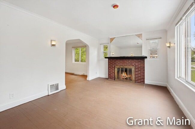 19250 Charest St in Detroit, MI - Building Photo - Building Photo