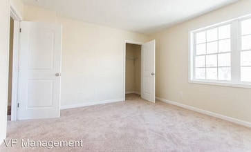 463 Springfield St in Agawam, MA - Building Photo - Building Photo