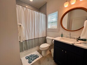 496 Glenwood Plz SE, Unit B in Atlanta, GA - Building Photo - Building Photo