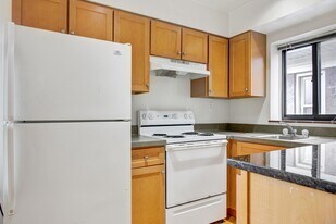 Amsterdammer Place in Ann Arbor, MI - Building Photo