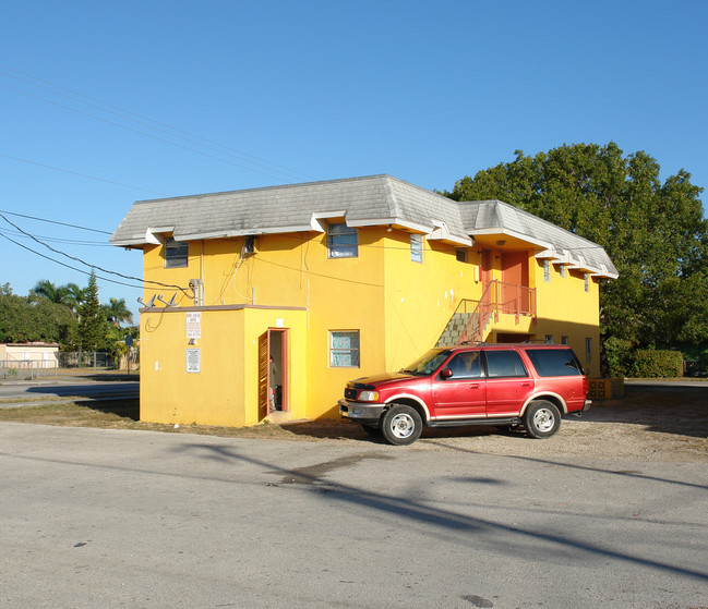 544 NW 2nd St in Homestead, FL - Building Photo - Building Photo