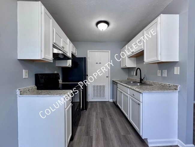 property at 3285 E Mound St