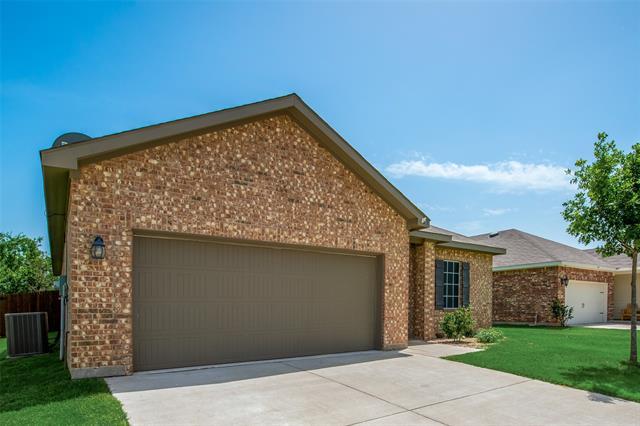 425 Waterline Dr in Crowley, TX - Building Photo - Building Photo