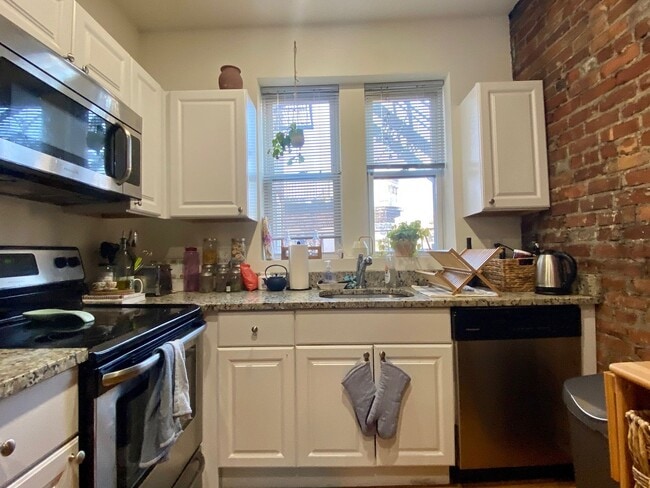 property at 12 Cleveland Pl