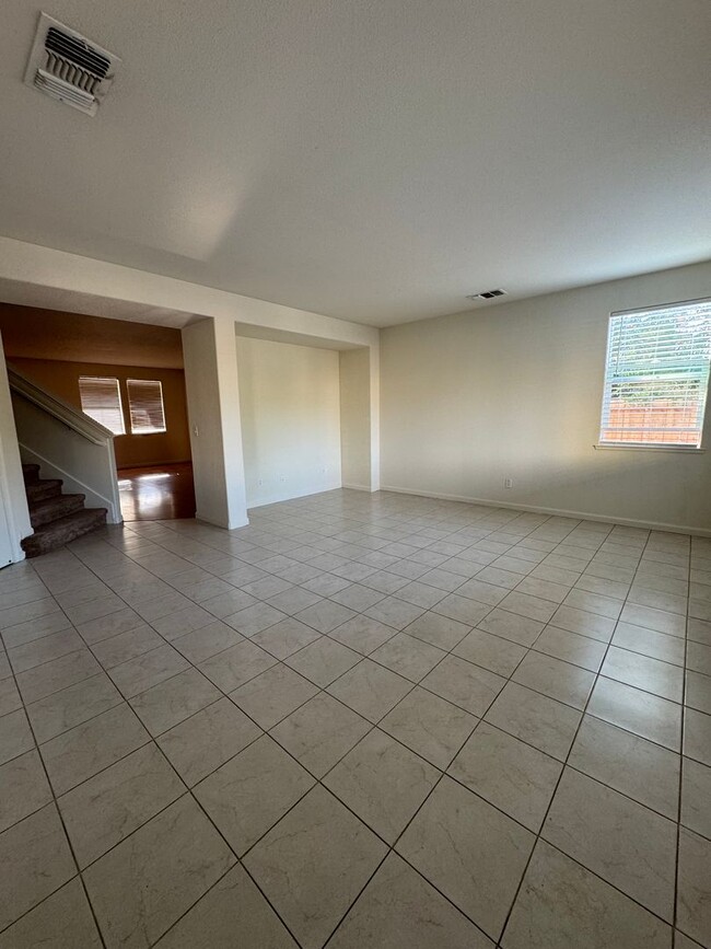 882 Kiwi St in Madera, CA - Building Photo - Building Photo