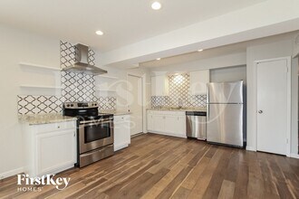 10843 N 45th Ave in Glendale, AZ - Foto de edificio - Building Photo