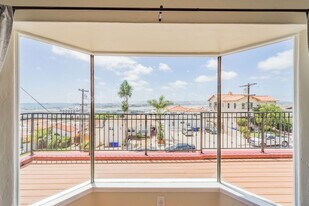 3345 Columbia St in San Diego, CA - Building Photo