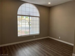 9513 Lazy River Dr in Las Vegas, NV - Building Photo - Building Photo