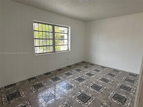 1511 NW 45th St in Miami, FL - Building Photo - Building Photo