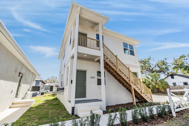 2529 4th St S, Unit 2529