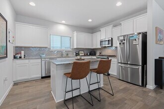 10800 Blacket Dr in Austin, TX - Building Photo - Building Photo