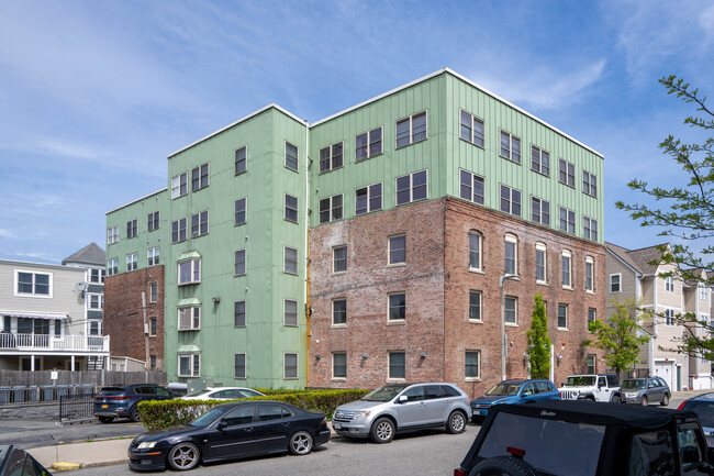 120 W 7th St in Boston, MA - Foto de edificio - Building Photo