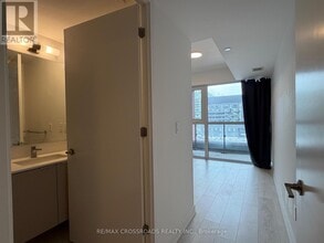 8 Tippett Rd in Toronto, ON - Building Photo - Building Photo