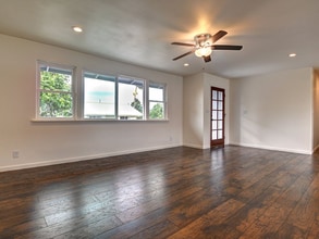 1403 Mailani St in Hilo, HI - Foto de edificio - Building Photo