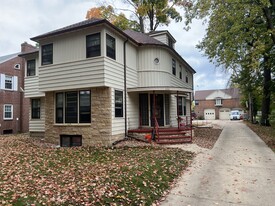 533 E Center St, Unit Carriage Apartments