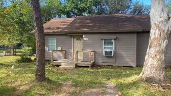 1918 Oleander in La Marque, TX - Building Photo