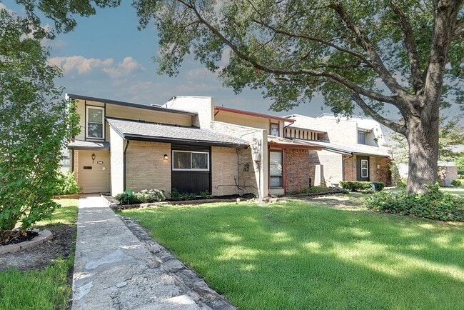 2012 Court Pl in Garland, TX - Building Photo - Building Photo