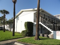 Beachside Apartments in Daytona Beach, FL - Foto de edificio - Building Photo