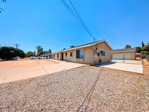 10784 Lincoln Ave in Hesperia, CA - Building Photo - Building Photo