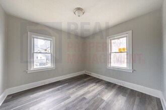 3317 W 99th St-Unit -Upper Unit in Cleveland, OH - Building Photo - Building Photo