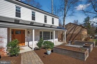 10730 Anita Dr in Lorton, VA - Building Photo - Building Photo