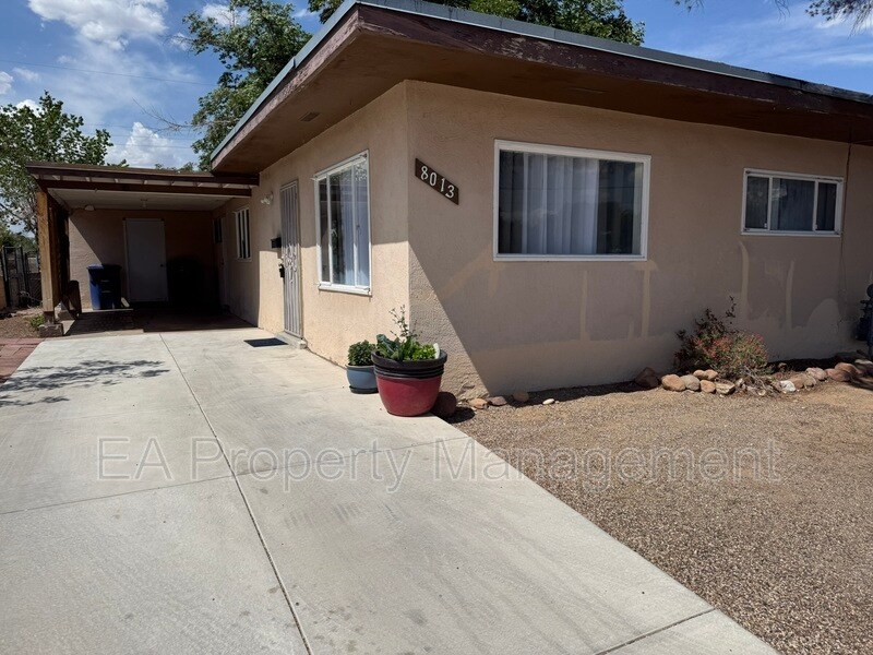 8013 Constitution Ave NE in Albuquerque, NM - Building Photo