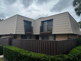 6703 67th Way in West Palm Beach, FL - Building Photo