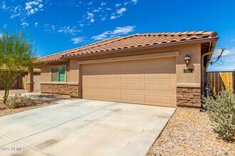 1532 E Inouye Dr in Casa Grande, AZ - Building Photo - Building Photo