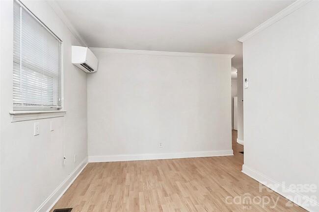 1728 Lombardy Cir in Charlotte, NC - Building Photo - Building Photo